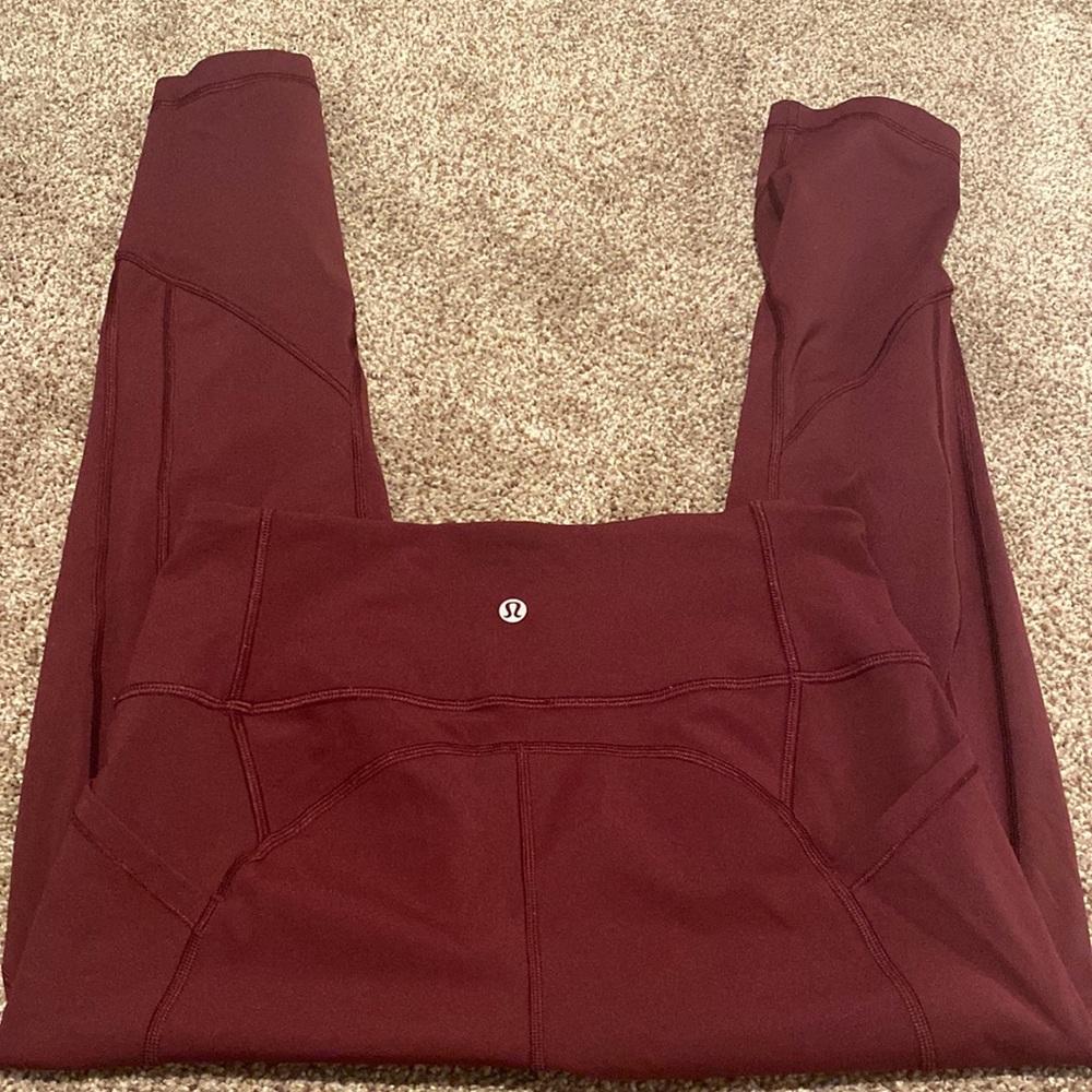Maroon Lululemon workout leggings 25in